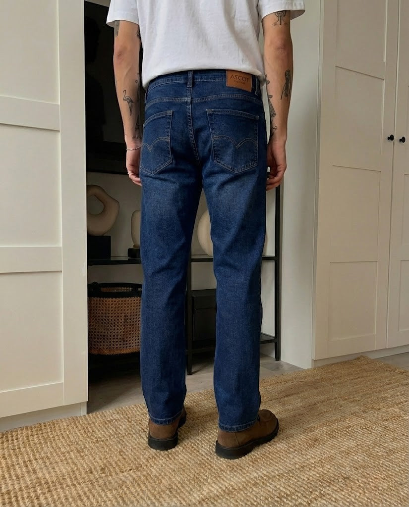 True Straight Jeans